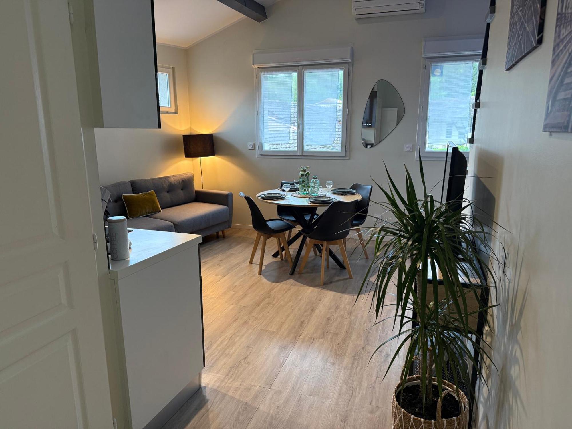 Loft, Studio And Love Rooms Bourg-Saint-Christophe Eksteriør billede