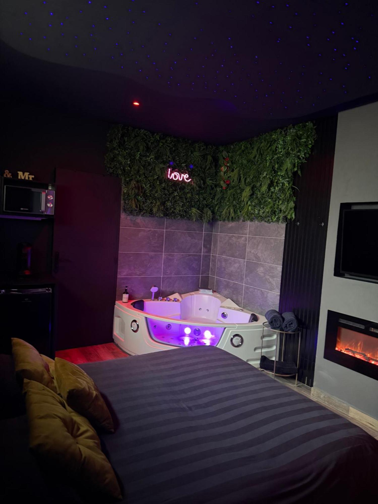 Loft, Studio And Love Rooms Bourg-Saint-Christophe Eksteriør billede